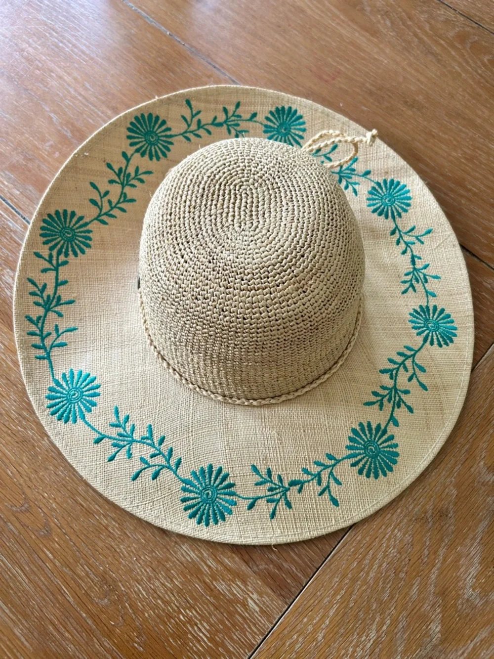 Scala Natural Fibers Floral Embroidered Sun Hat